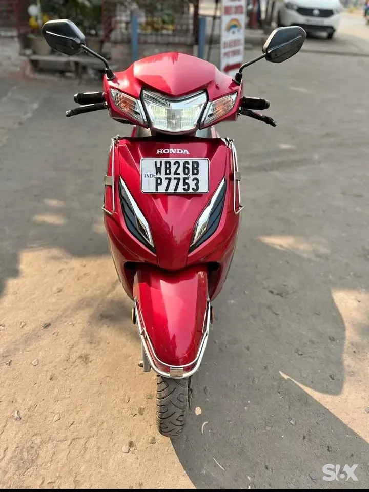Honda Activa 6G deluxe Used scooty in Kolkata