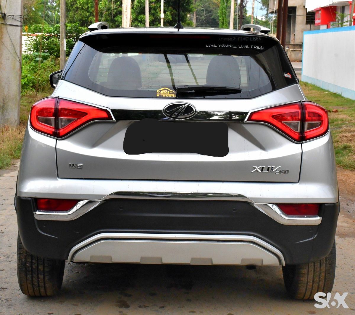 Mahindra XUV300 w8-o-15-diesel-amt-dual-tone Used cars in Model-xuv300