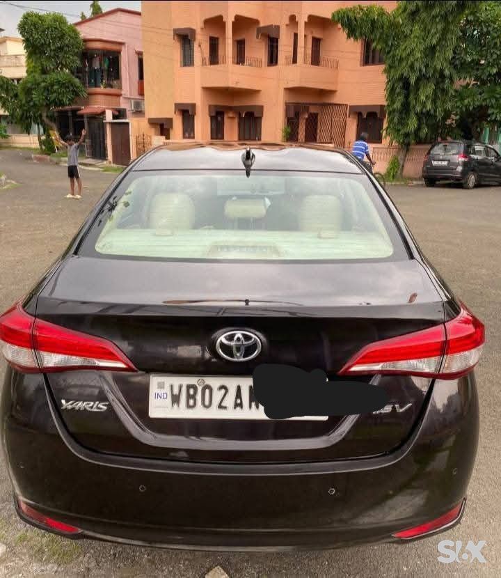 Toyota Yaris 15-v-mt Used cars in Model-yaris