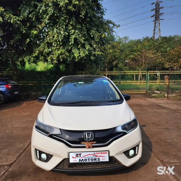 Honda Jazz v-at-i-vtec Used cars in Model-jazz