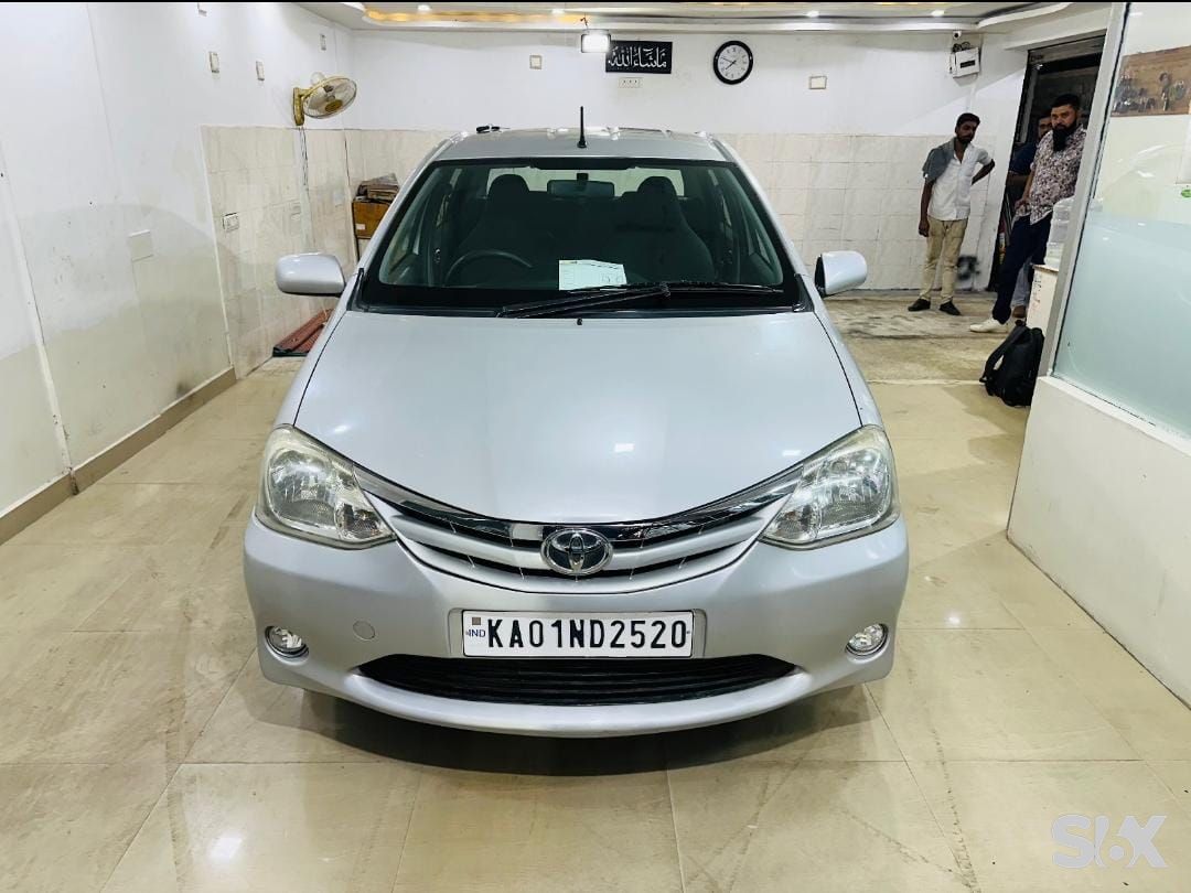 Toyota Etios v-mt Used cars in Model-etios