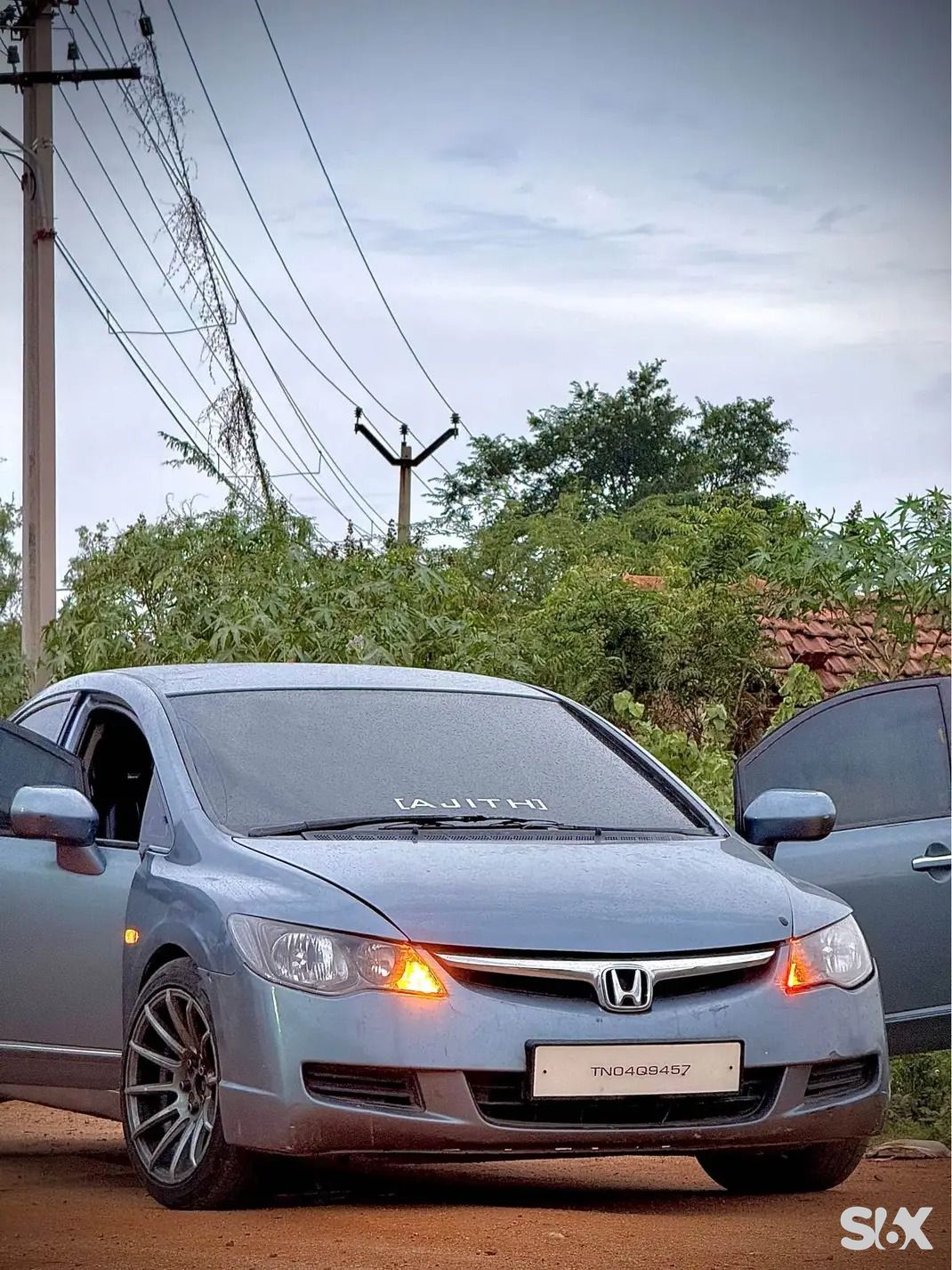 Honda Civic v-mt Used cars in Model-civic