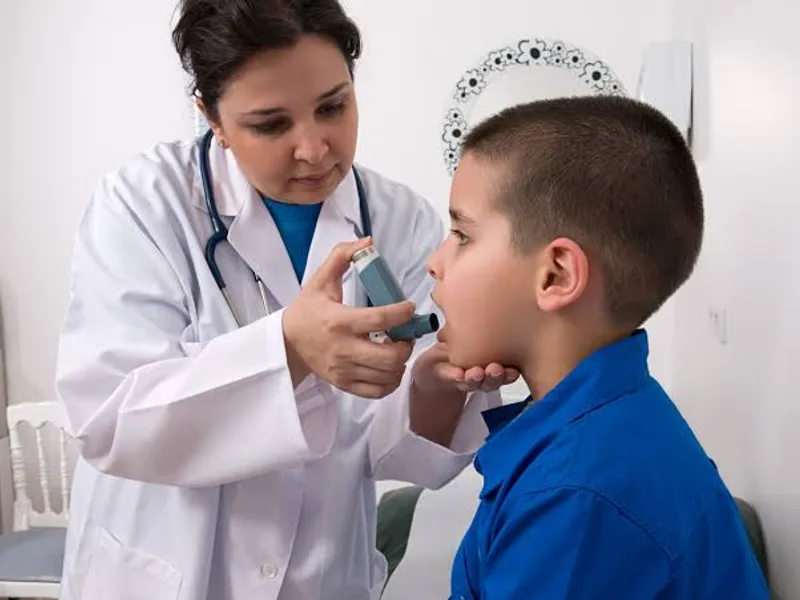 When to See a Doctor for Asthma: A Clear Guide