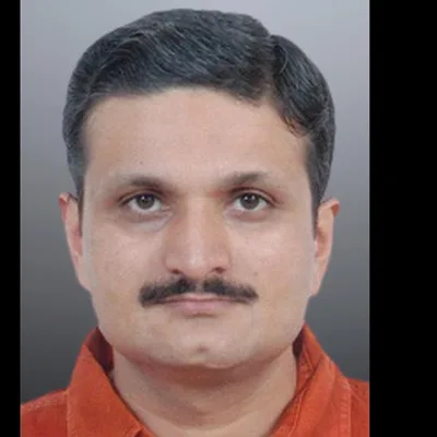 Dr. Praveen Saxena