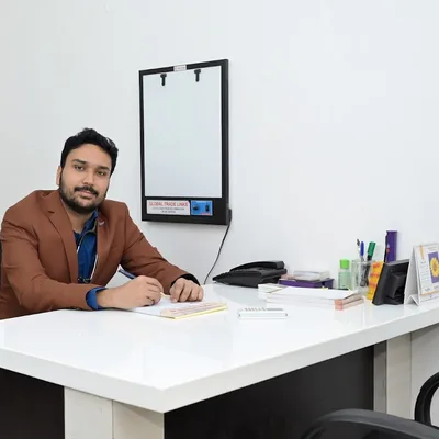 Dr. AGRAWAL MOHIT