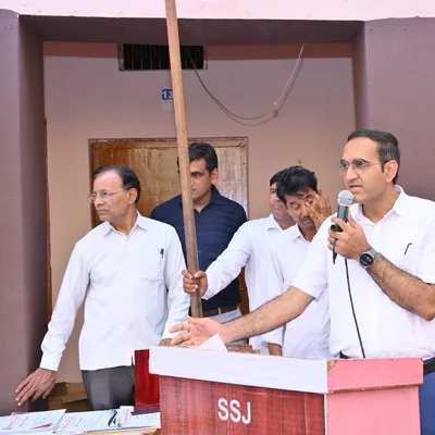Dr. Manish Kaushik