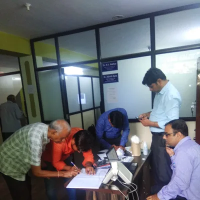 Dr. Perv Mathur Physiotherapist