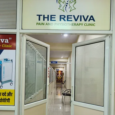 Dr. Survi Thakur Physiotherapist