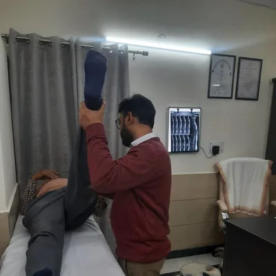 Dr. Anuj Gupta