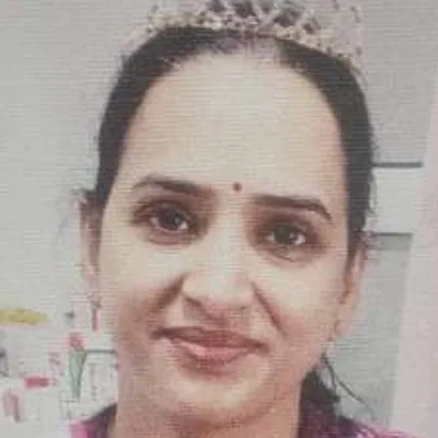 Dr. Poonam Shivnani