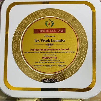Dr. Vivek Loomba
