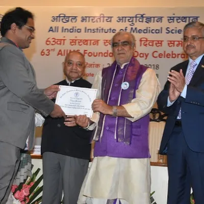 Dr. Vineet Govinda Gupta