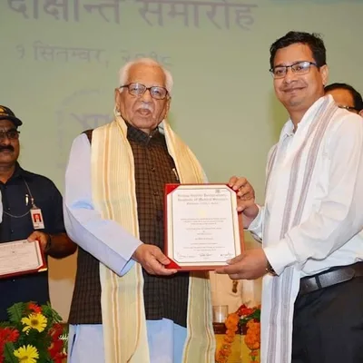 Dr. Robin Bansal