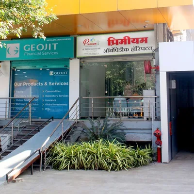 Dr. Varpe's Premium Orthopaedic Hospital