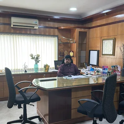 Dr. Surya Agarwal PCOS Expert and Male Infertility Specialist Laparoscopic Surgeon in kolkata