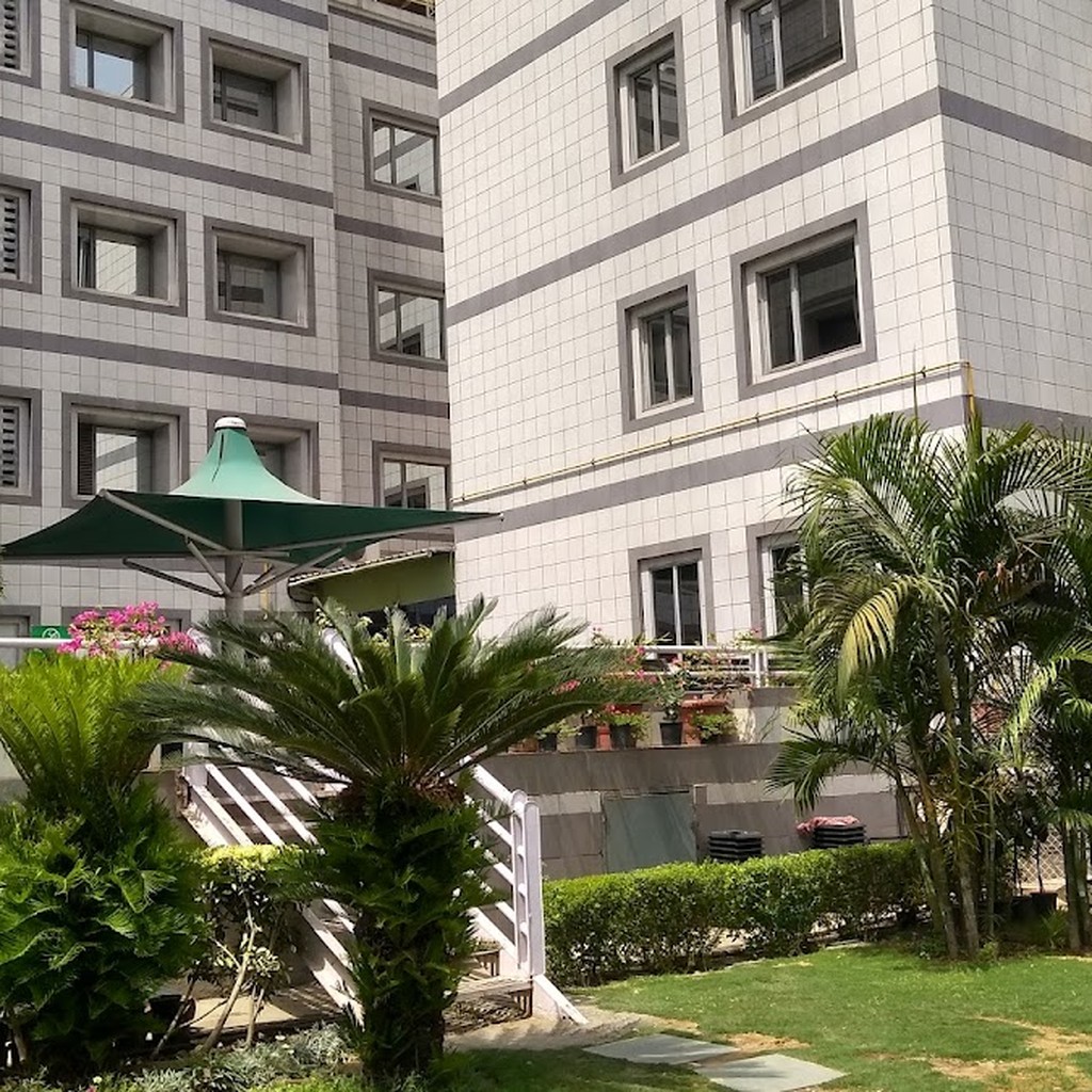 Fortis Flt. Lt. Rajan Dhall Hospital
