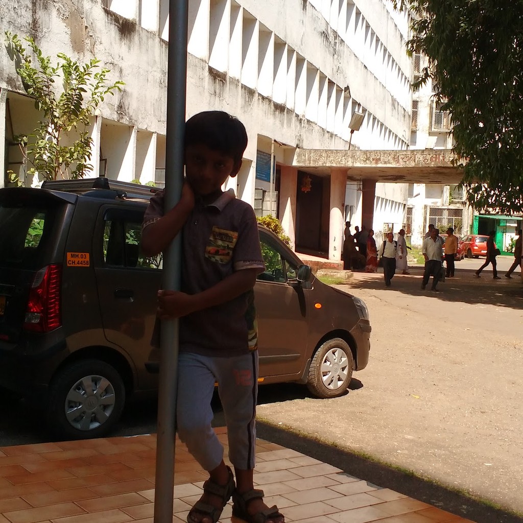 Kamgar Hospital