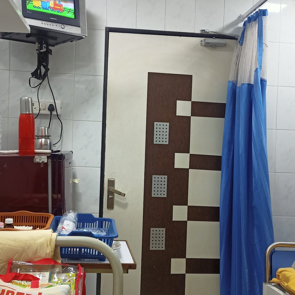 Mangal Murti Hospital And Polyclinic