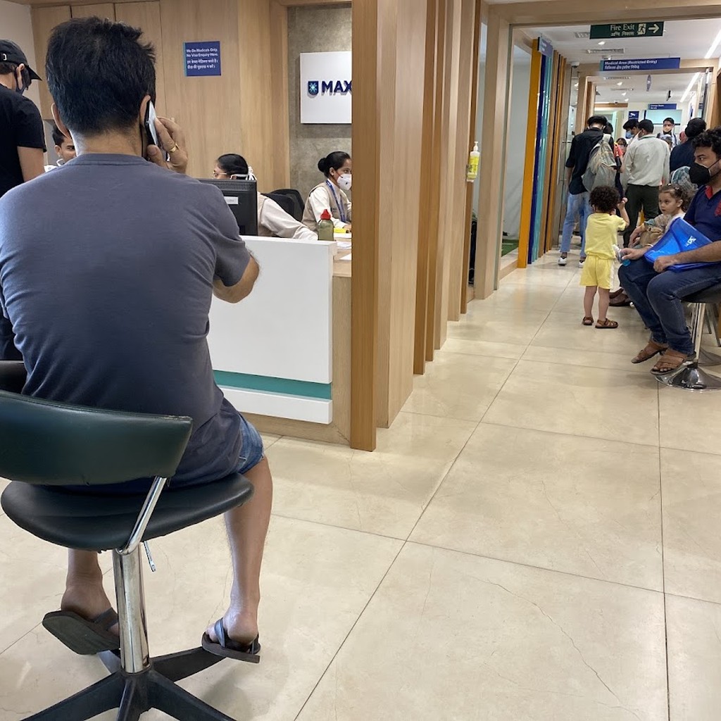 Max Medcentre