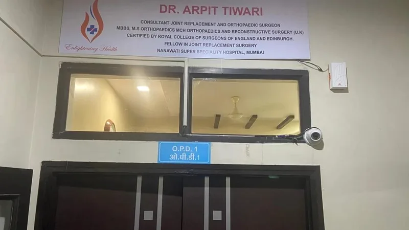 Dr Arpit Tiwari orthopedic