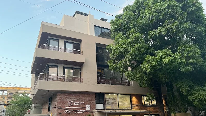 indore spine center - old palasia