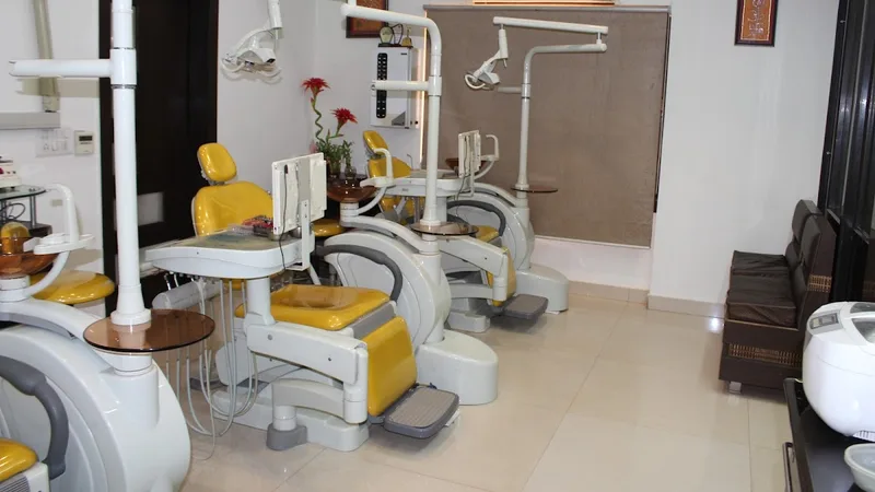 Dr Rajeev Agarwal (Dentist) Clinic