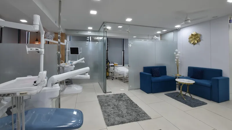 Smit Dental & Skin World