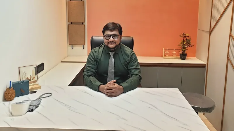 Dr Vikas Patel Best Liver Transplant Surgeon in Ahmedabad- Clinic