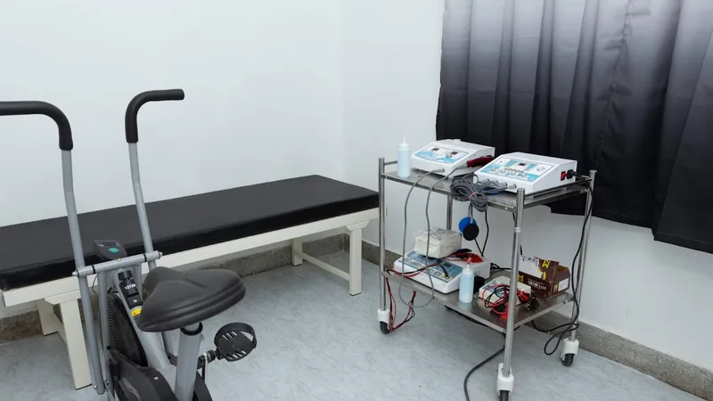 Medistar Superspeciality Hospital - Dr Akhilesh Agrawal , Dr Anshalika Agrawal - Hair Transplant centre in Akola