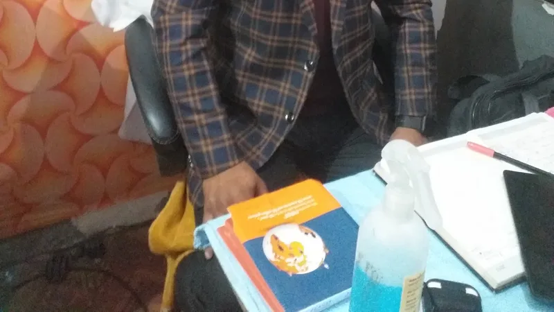 Smile dental clinic meera complex eith chungi Aligarh