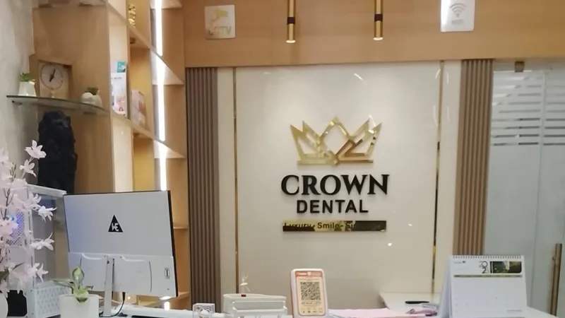CROWN DENTAL | Luxury.Smile.Signature