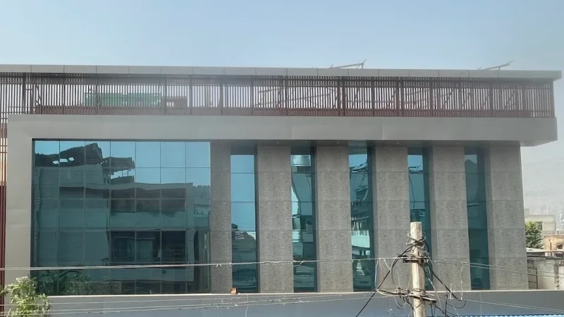 Dr PULKIT GARG Clinic