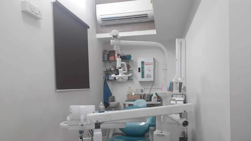 AADHIRA Dental clinic /Root canal treatments /Surgical impactions /Fillings/Replacement/Orthodontic Treatments