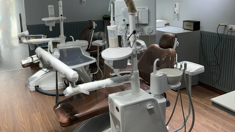 Dr Jaisimran Dental Care Clinic