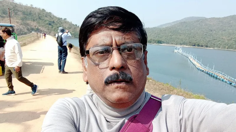 Prof. Dr. Sumanta Das {MBBS, MS (GENERAL SURGERY), MCh(CTVS) } , Cardio Thoracic & Vascular Surgeon