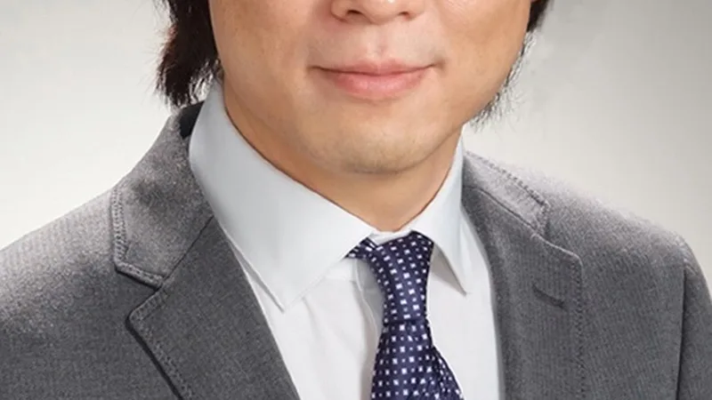 Dr Fuminari Komatsu, Endoscopic Neurosurgeon Clinic