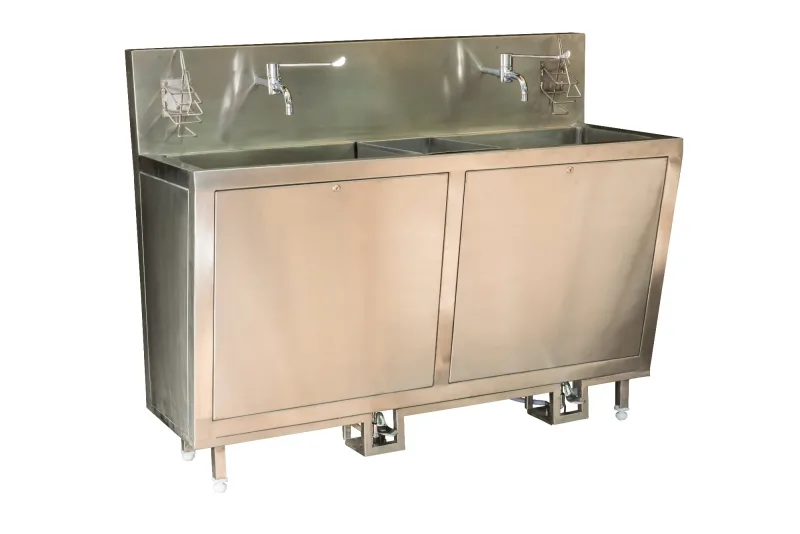 SCRUB STATION TWO BAY FOOT OPERATED 51â€