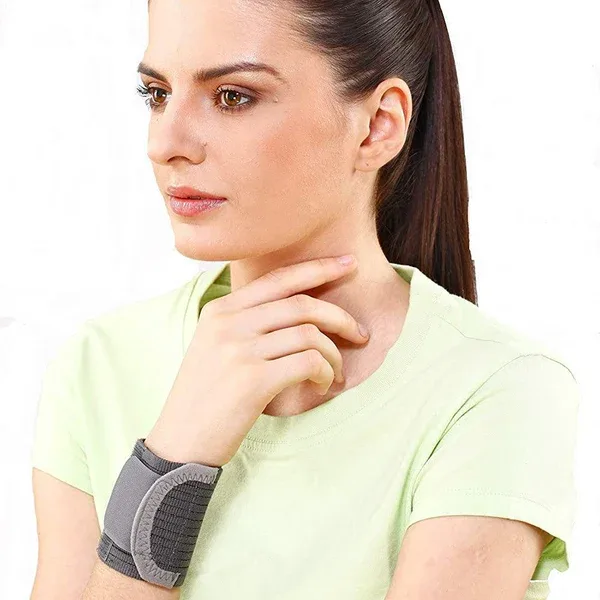 Tynor Wrist Brace with Double Lock ( E-05)