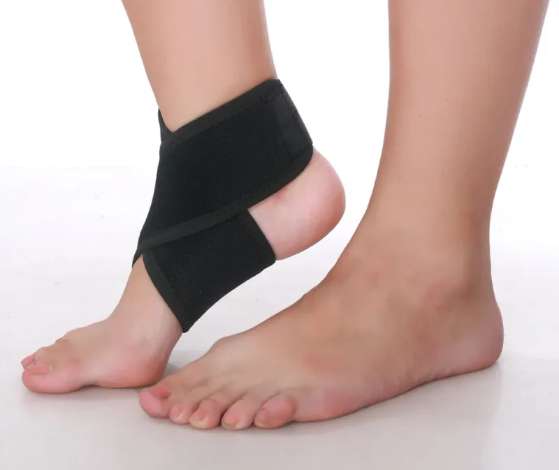 UM Ankle Wrap Neoprene  ( D-06 )